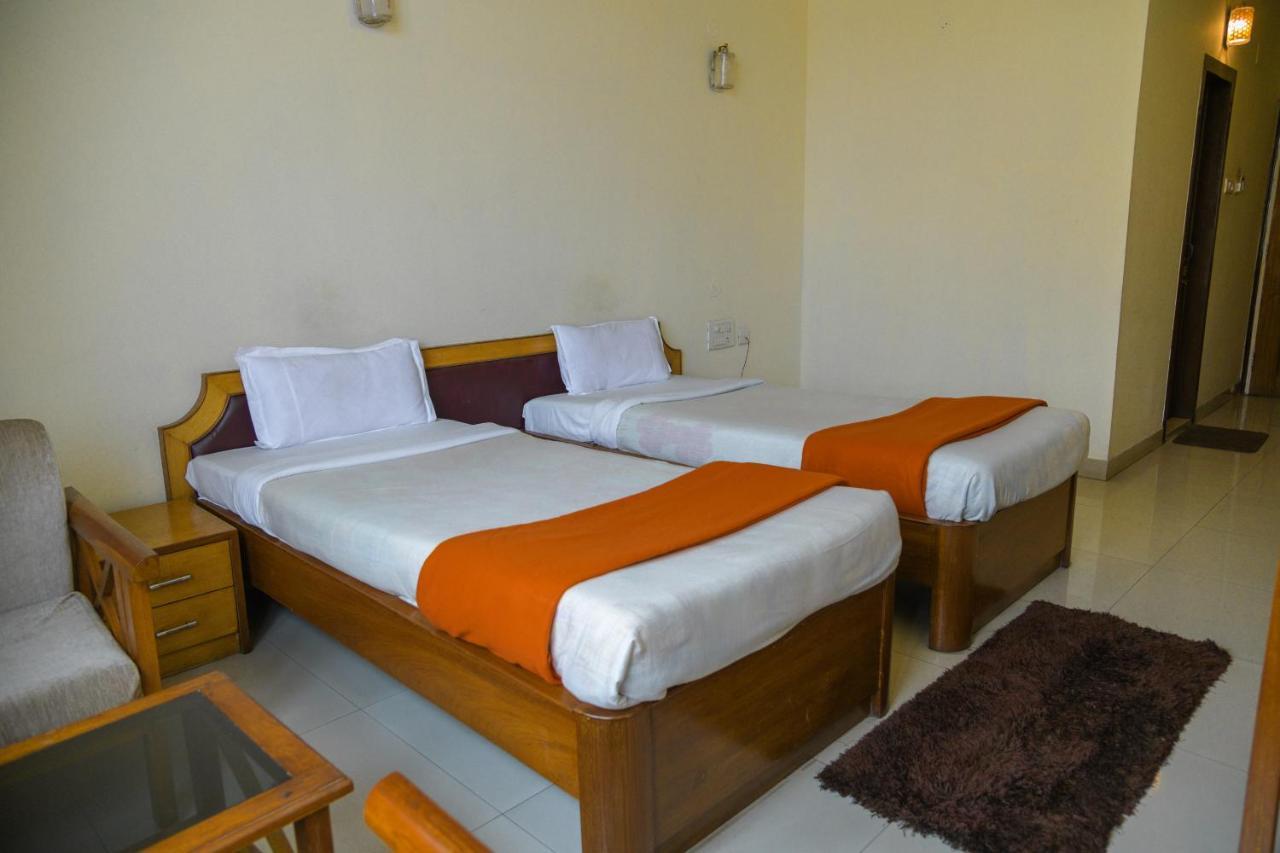 Jorhāt Hotel Earl Grey מראה חיצוני תמונה