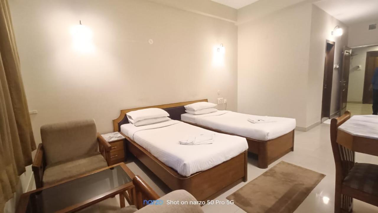 Jorhāt Hotel Earl Grey מראה חיצוני תמונה