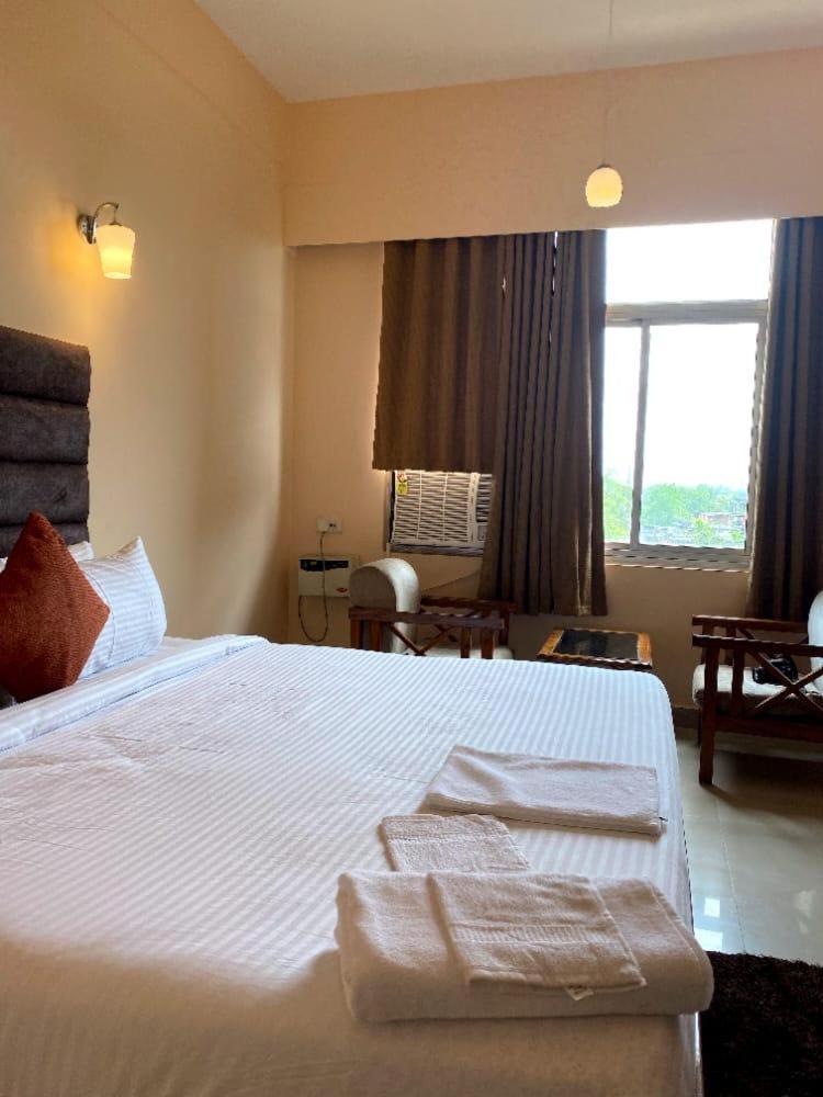 Jorhāt Hotel Earl Grey מראה חיצוני תמונה